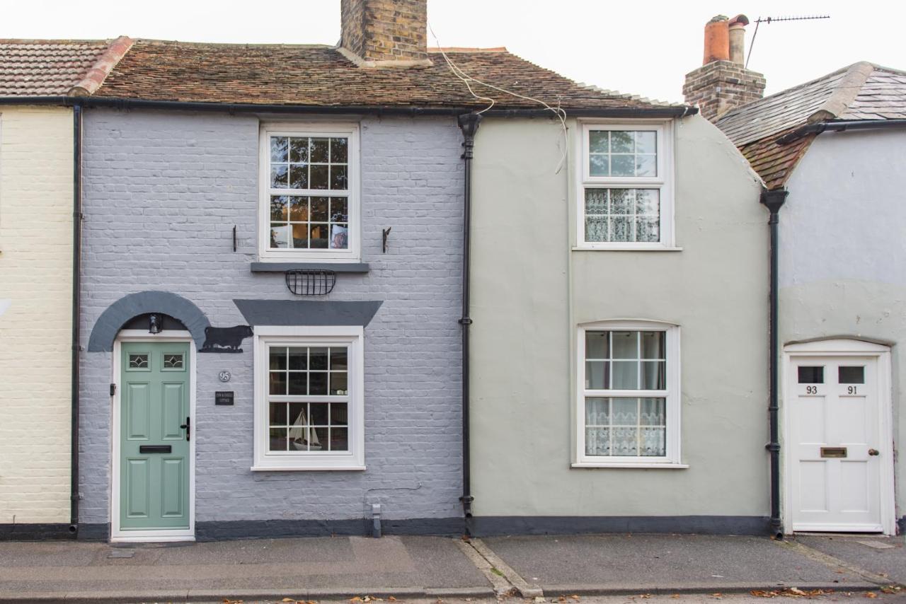 Cow And Cockle - Quirky In The Centre Of Deal