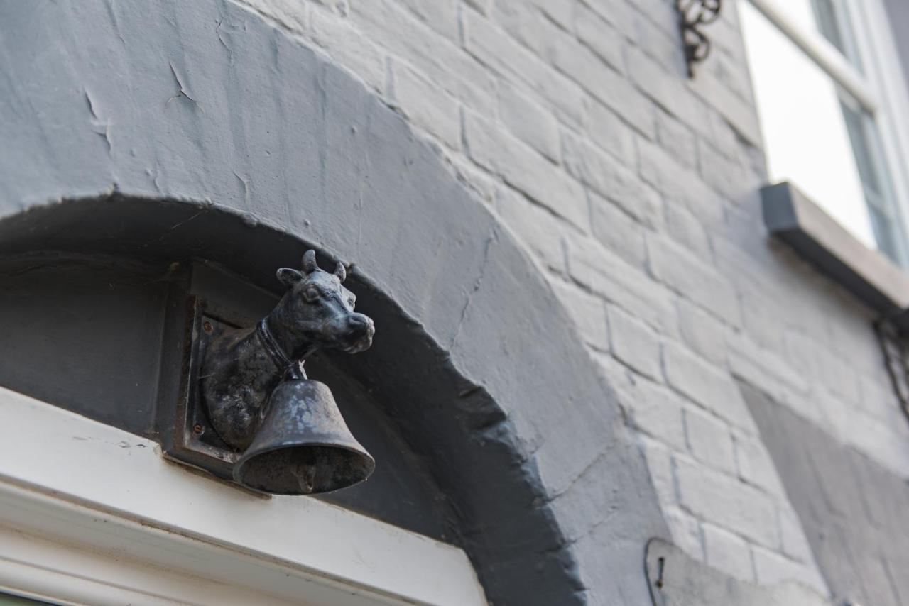 Cow And Cockle - Quirky In The Centre Of Deal